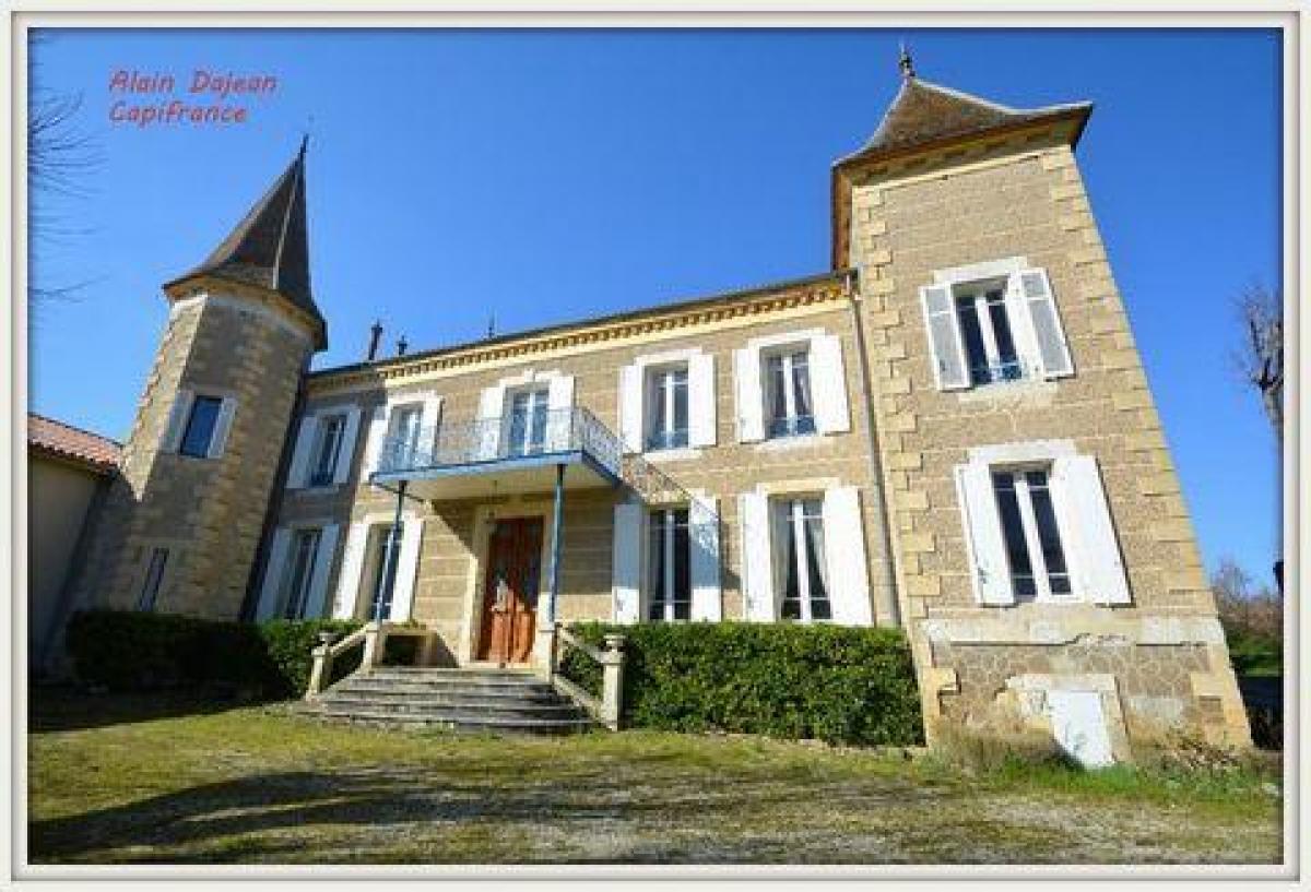 4 bedrooms House in Agen, France No. 11806
