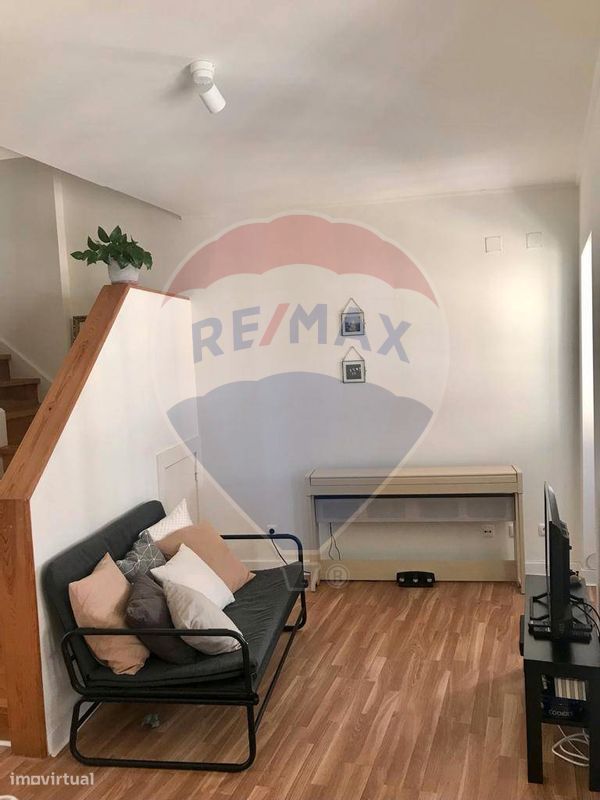 Edificio de 9 dormitorios en Lisbon, Portugal No. 74525