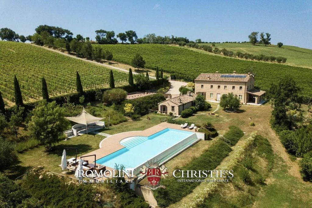 Вилла с 7 спальнями в Ези, Италия № 313951