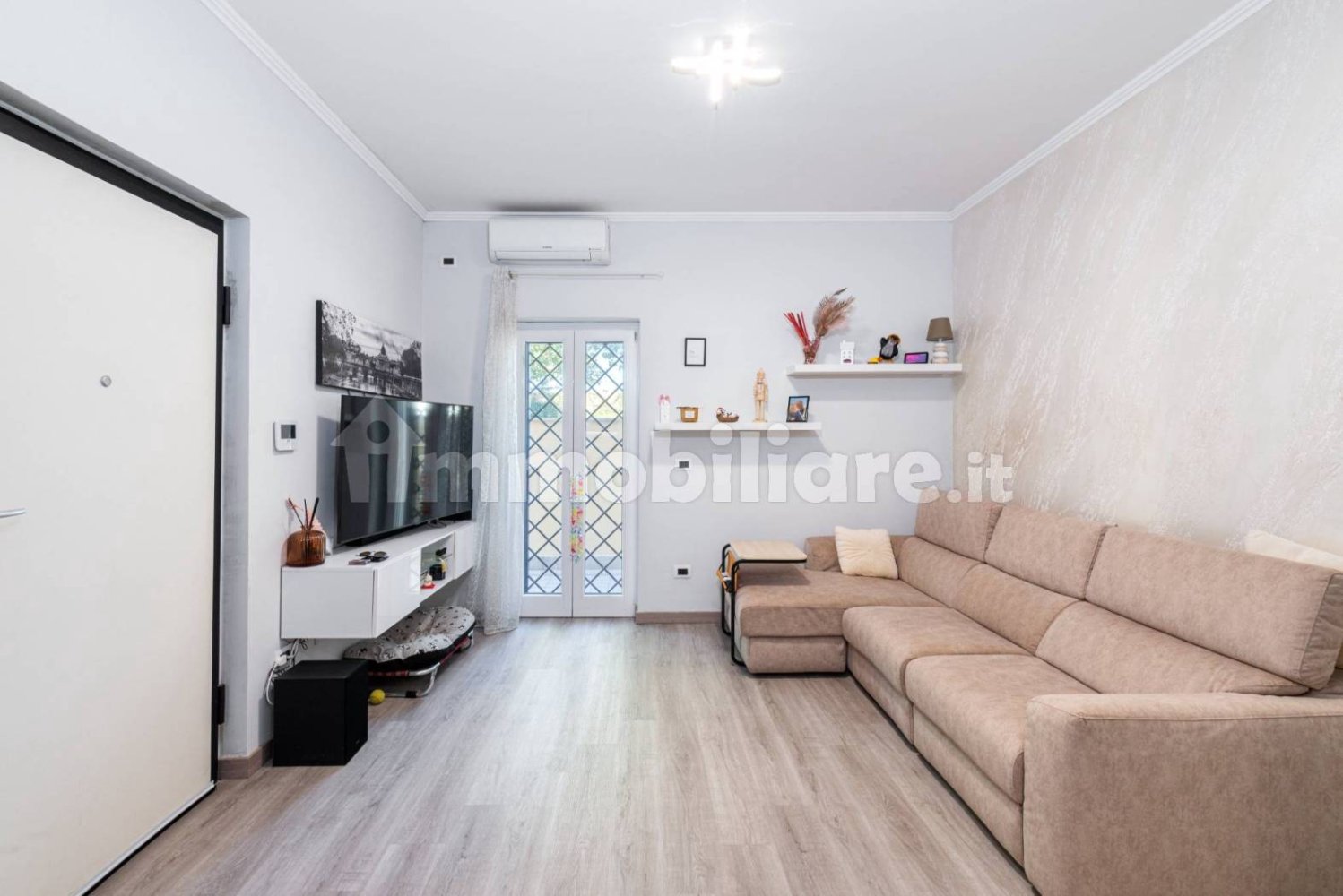 Квартира с 3 спальнями в Фьюмичино, Италия № 390242