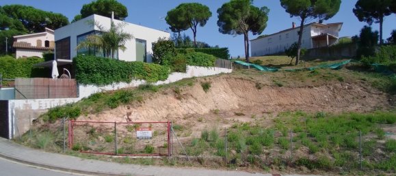 904m² Land in Barcelona, Spain No. 137797 3