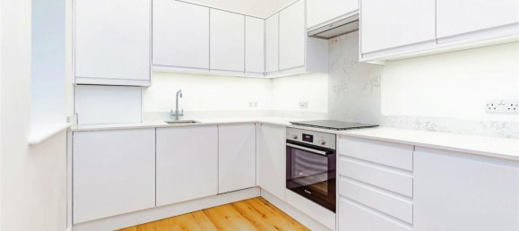 2 bedrooms House in South Croydon, United Kingdom No. 8109 5