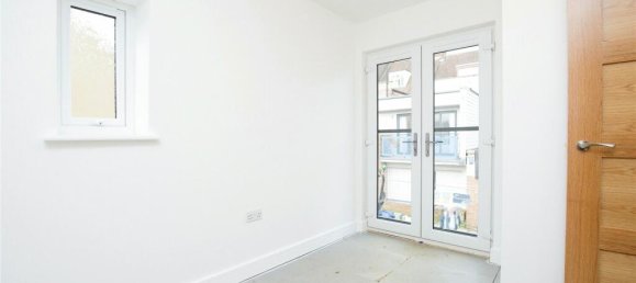 2 bedrooms House in South Croydon, United Kingdom No. 8109 29