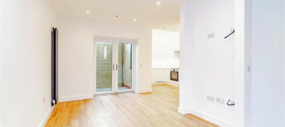 2 bedrooms House in South Croydon, United Kingdom No. 8109 18