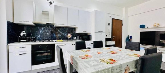 3 rooms Apartment in Spotorno, Italy No. 28369 3