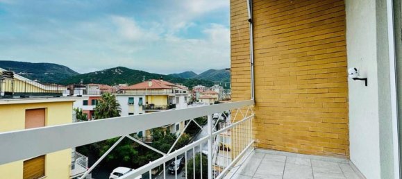 3 rooms Apartment in Spotorno, Italy No. 28369 16