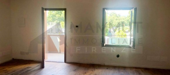 3 rooms Apartment in Florence, Italy No. 259926 2