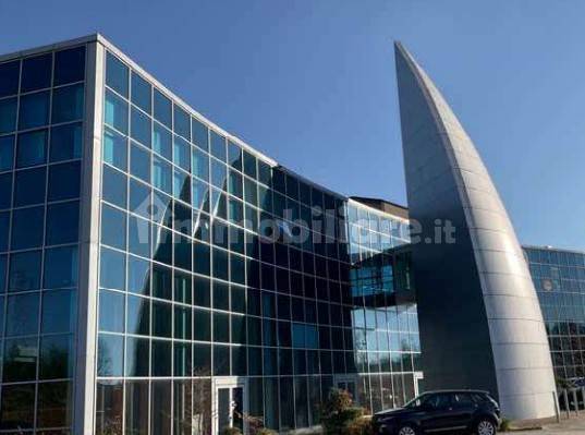 1 room Commercial property in Mantua, Italy No. 368234