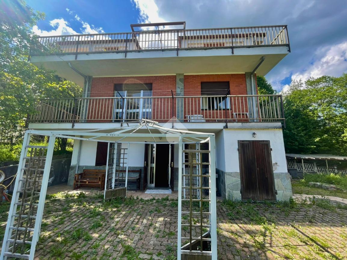 8 rooms Villa in Colleretto Castelnuovo, Italy No. 139710