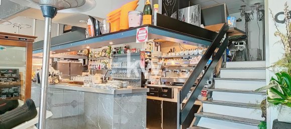 142m² Commercial property in Mauguio, France No. 294408 5