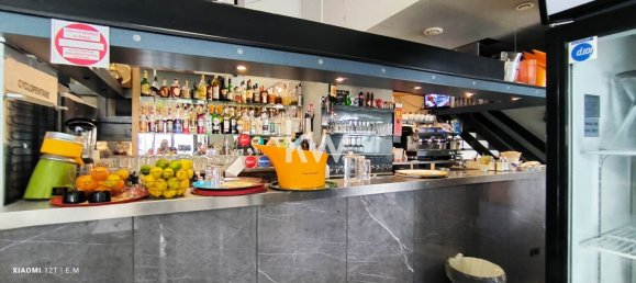 142m² Commercial property in Mauguio, France No. 294408 3