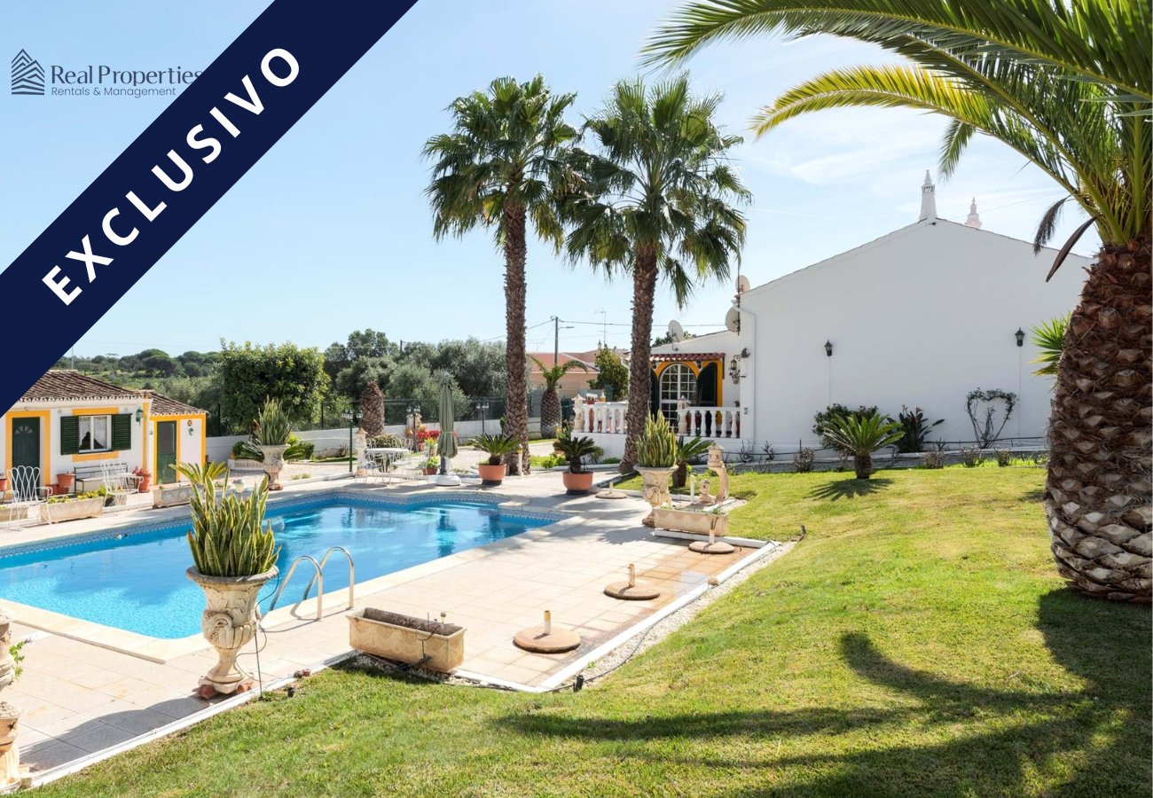 5 Schlafzimmer Villa in Quarteira, Portugal, Nr. 99223
