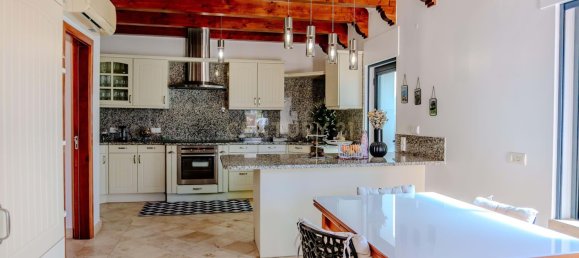 5 bedrooms Villa in Quarteira, Portugal No. 101837 9