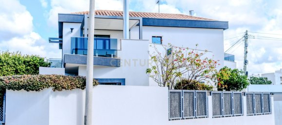 5 bedrooms Villa in Quarteira, Portugal No. 101837 6