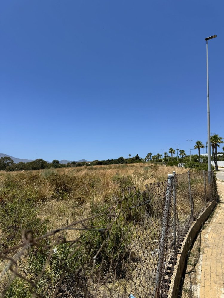 Grundstück in Estepona, Spain 273m², Nr. 101921