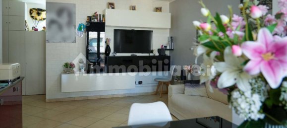 Apartamento de 2 dormitorios en Cascina, Italy No. 272961 2