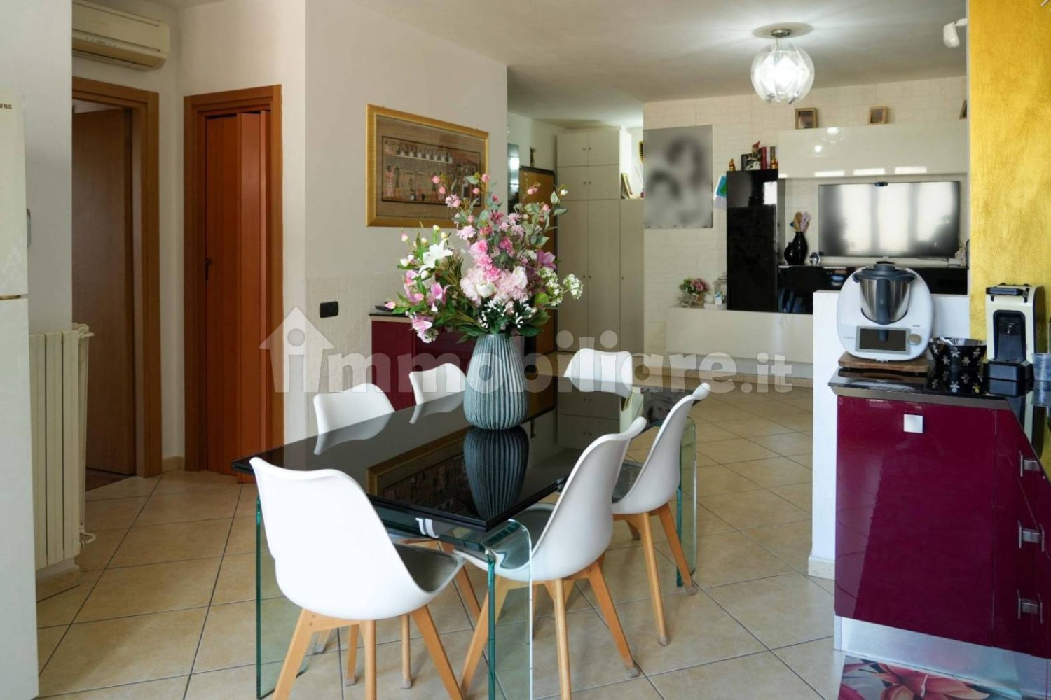 Apartamento de 2 dormitorios en Cascina, Italy No. 272961