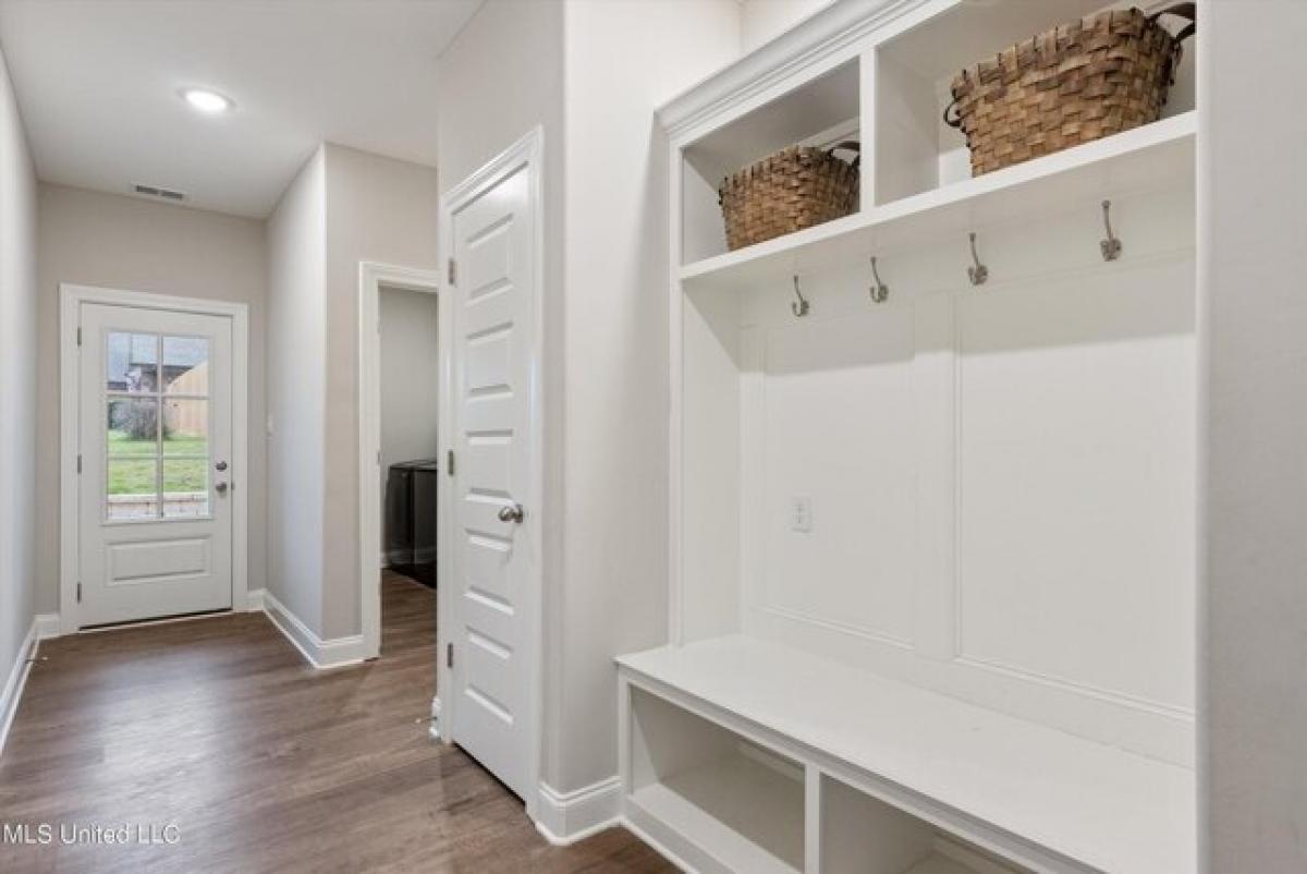 5 bedrooms House in Southaven, USA No. 397944