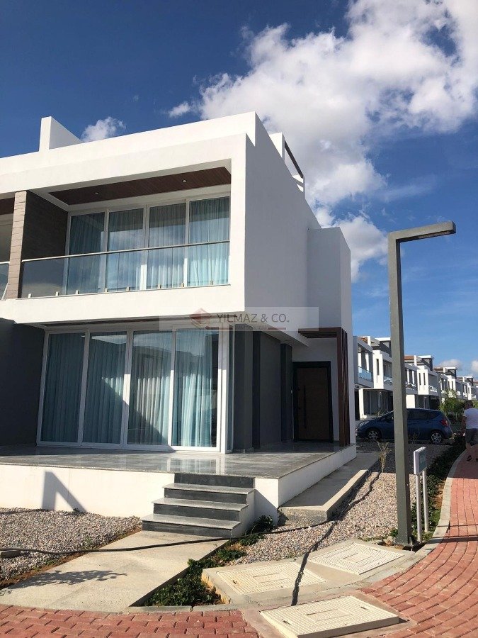 Дом с 3 комнатами в Аммохостос, Кипр № 23800