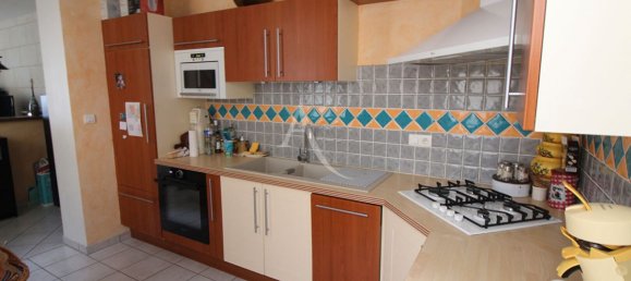 3 bedrooms House in Blere, France No. 80082 2