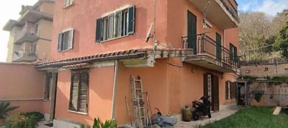 3-salle Appartement à Rome, Italy No. 9623 12