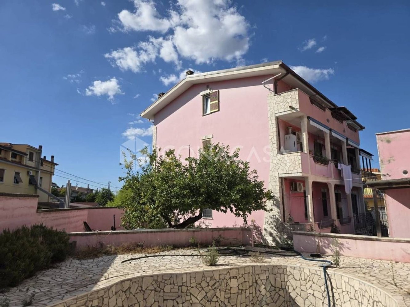 5 غرف نوم شقة في Ciampino, Italy رقم 360069