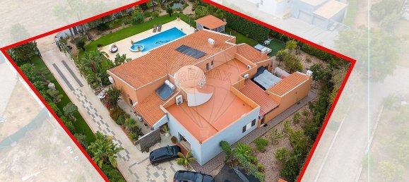 4 Schlafzimmer Villa in Alvor, Portugal, Nr. 166395 2