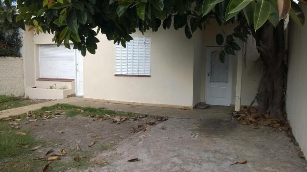 2 bedrooms House in Almirante Brown, Argentina No. 88807