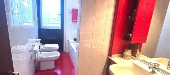 4 bedrooms Apartment in Erba, Italy No. 361924 17