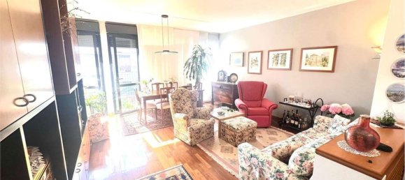 4 bedrooms Apartment in Erba, Italy No. 361924 4