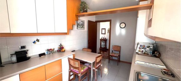 4 bedrooms Apartment in Erba, Italy No. 361924 7