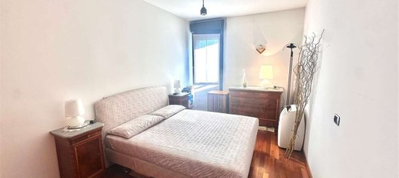 4 bedrooms Apartment in Erba, Italy No. 361924 12