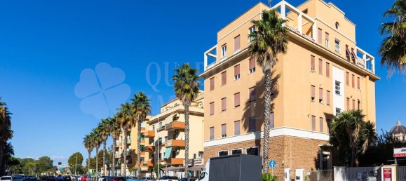 Квартира с 3 спальнями в Рим, Италия № 377576 29