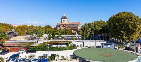 Квартира с 3 спальнями в Рим, Италия № 377576 15