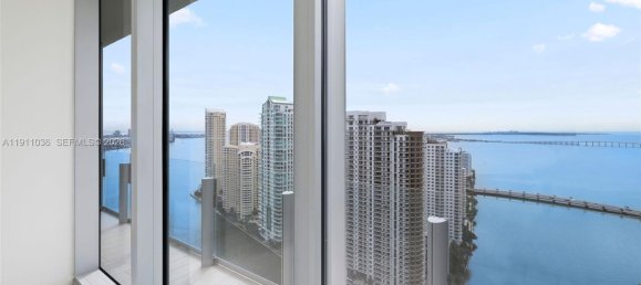 4 dormitorios propiedad comercial en venta en Miami, Miami-Dade, Florida, USA № 615203 11