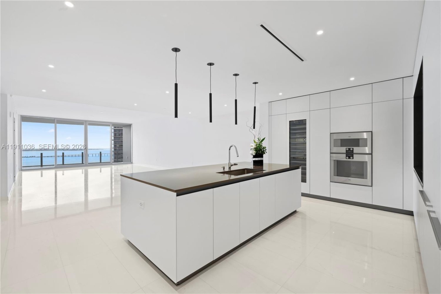 4 dormitorios propiedad comercial en venta en Miami, Miami-Dade, Florida, USA № 615203
