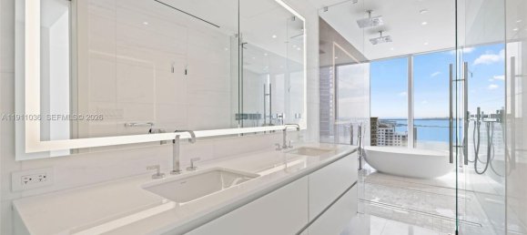 4 dormitorios propiedad comercial en venta en Miami, Miami-Dade, Florida, USA № 615203 9