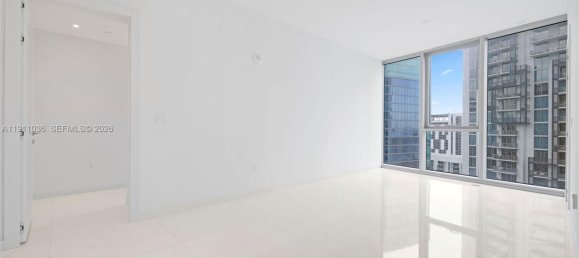 4 dormitorios propiedad comercial en venta en Miami, Miami-Dade, Florida, USA № 615203 3