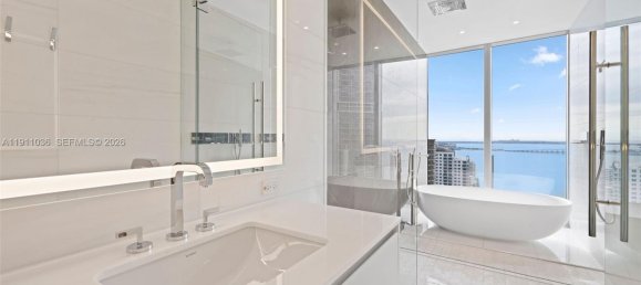 4 dormitorios propiedad comercial en venta en Miami, Miami-Dade, Florida, USA № 615203 8
