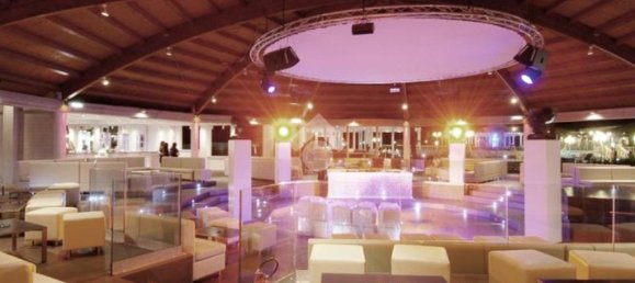 Коммерческая недвижимость с 5 комнатами в Консельве, Италия № 222665 7