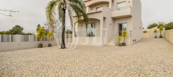4 bedrooms House in Quarteira, Portugal No. 109303 7