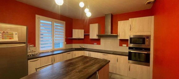 4 bedrooms House in Mayenne, France No. 357932 2