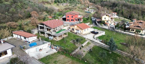 Дом с 5 комнатами в Фьюджи, Италия № 216775 16