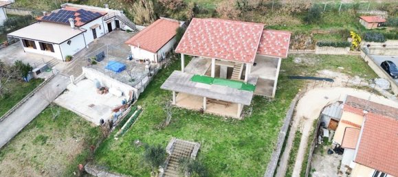 Дом с 5 комнатами в Фьюджи, Италия № 216775 9