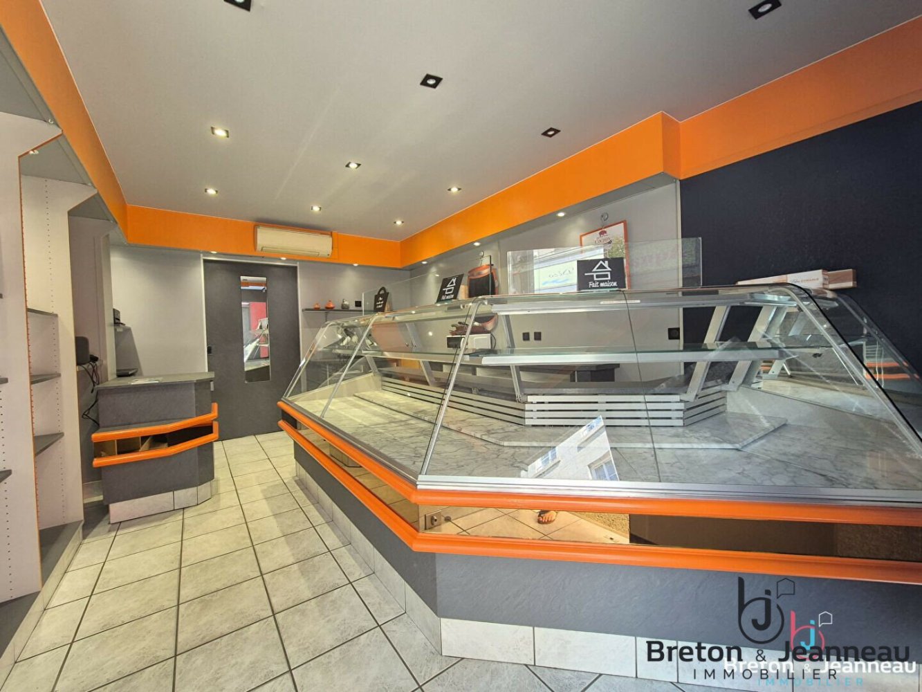 2 Schlafzimmer Haus in La Ferte Mace, France, Nr. 354969