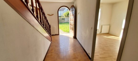 4 bedrooms House in Fremainville, France No. 114939 8