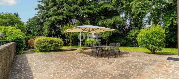 2 Schlafzimmer Villa in Calco, Italy, Nr. 117394 3