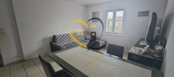 2 bedrooms House in Parassy, France No. 87811 3