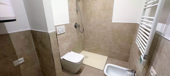 3 bedrooms Apartment in Bologna, Italy No. 325637 10