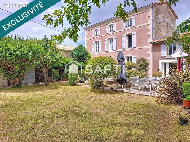 5 bedrooms House in Deux-Sevres, France No. 308210